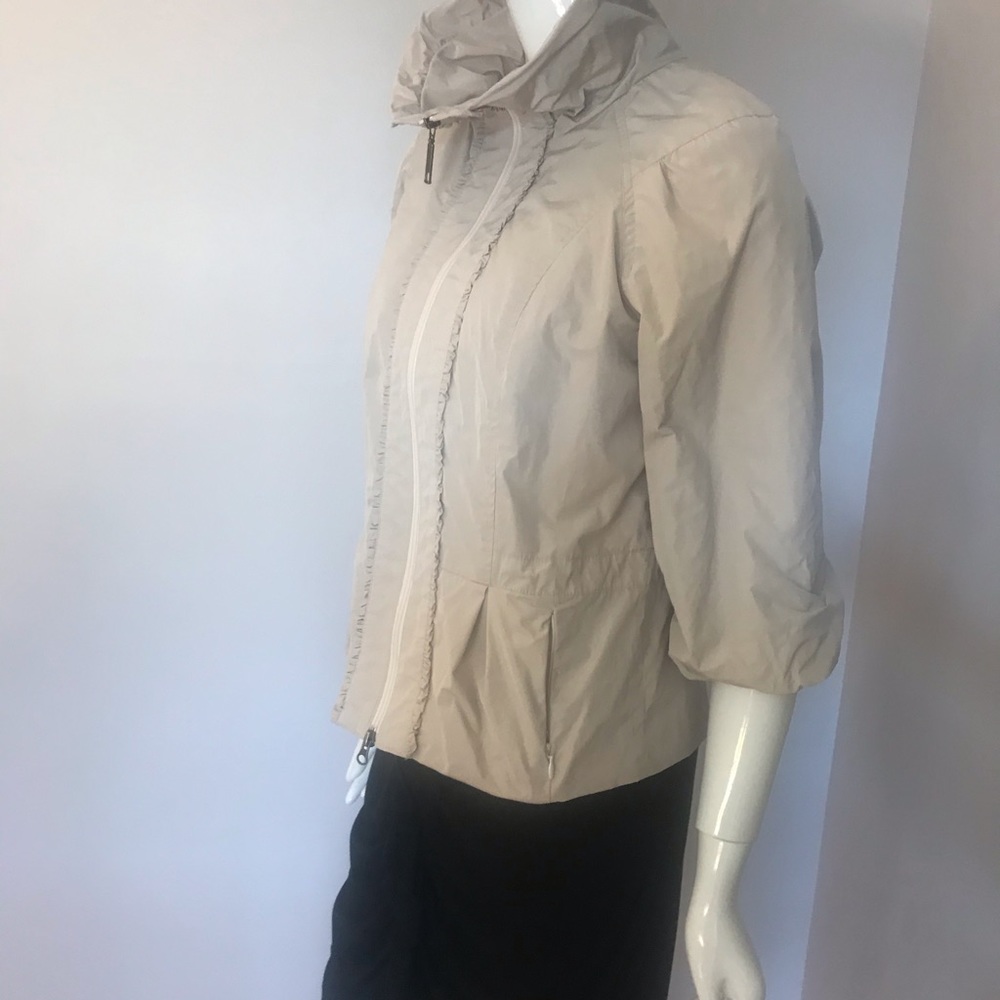 Lightweight jacket - Picture 4 of 8